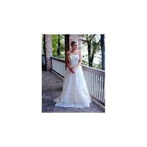 1950s wedding gown strapless gown white tiered ruffles and lace cupcake dress Si